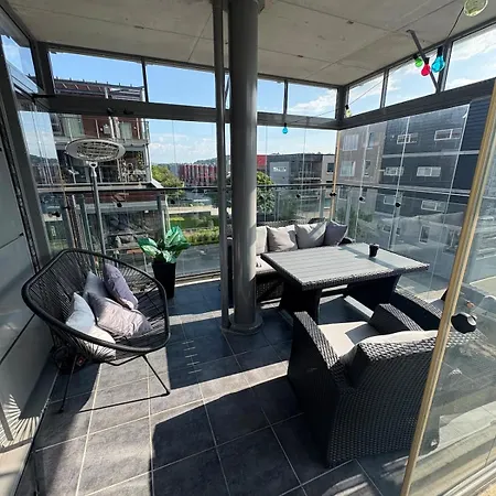 Apartment Modern With Balcony Available Aug 24-27 Ons *