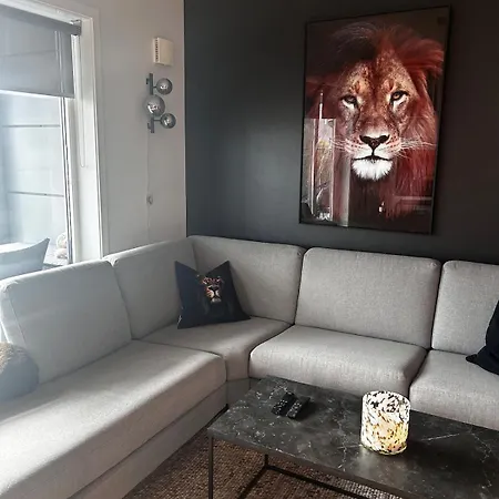 Apartment Modern With Balcony Available Aug 24-27 Ons